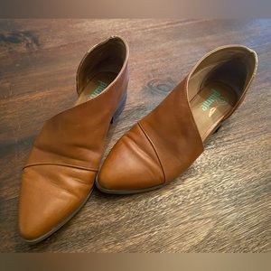 Casual slip on flats